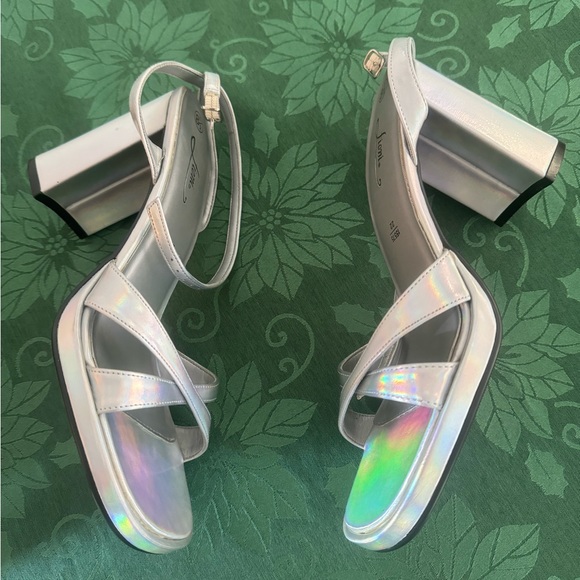 Fioni Heels Size 8.5 EUC - Picture 4 of 7